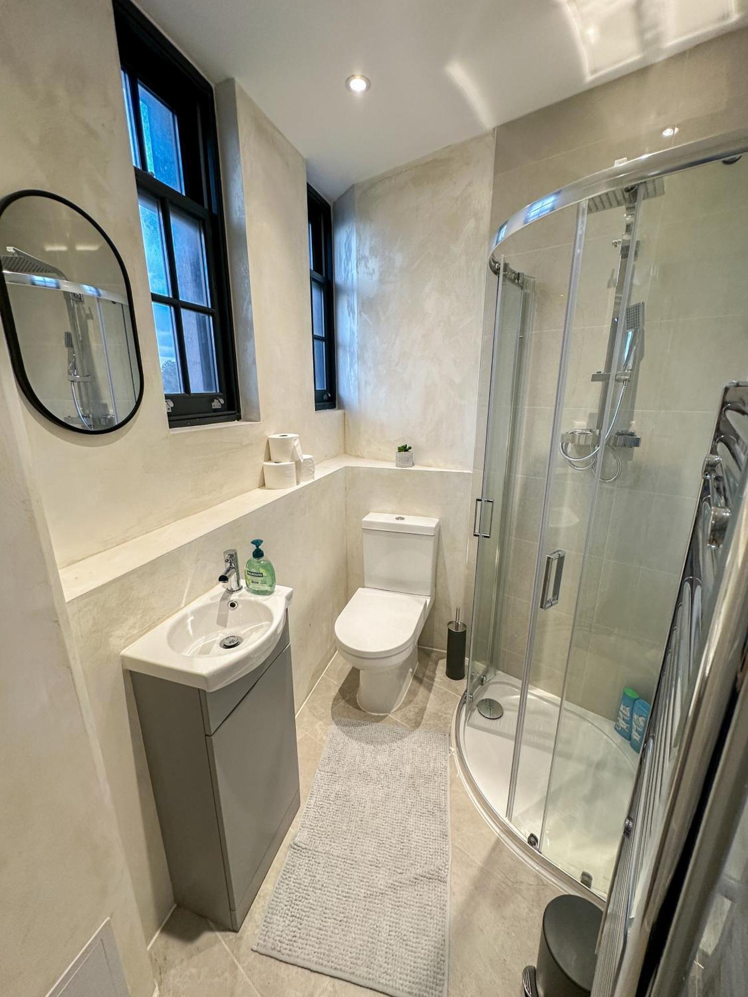 1-Bedroom Apartments In Shoreditch, Old Street, Hoxton Londen Buitenkant foto