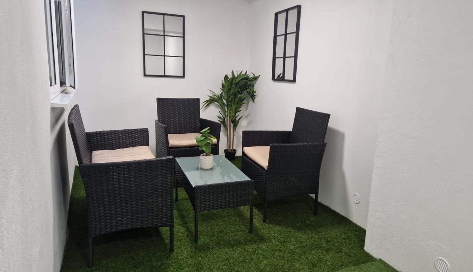 1-Bedroom Apartments In Shoreditch, Old Street, Hoxton Londen Buitenkant foto