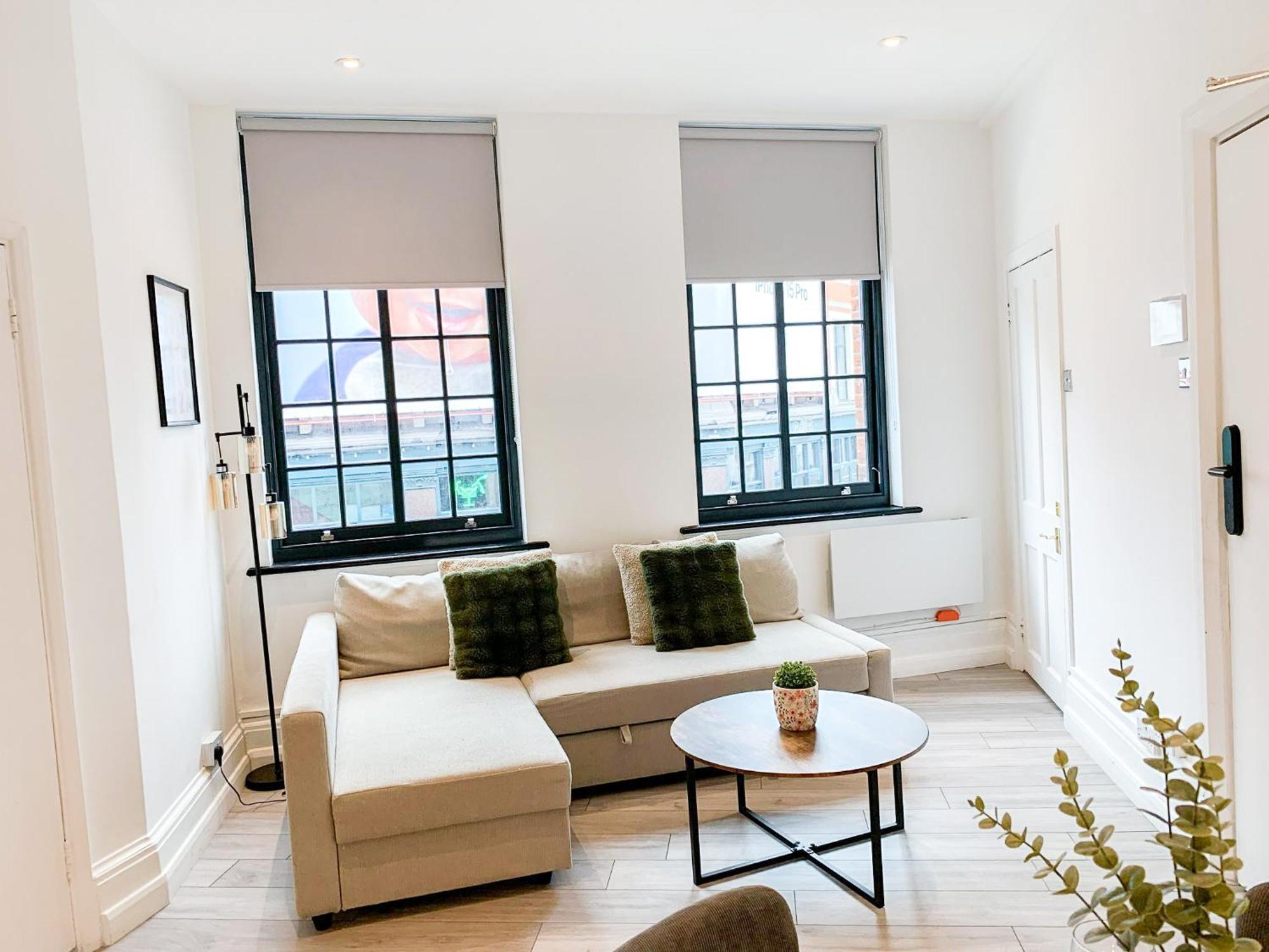 1-Bedroom Apartments In Shoreditch, Old Street, Hoxton Londen Buitenkant foto