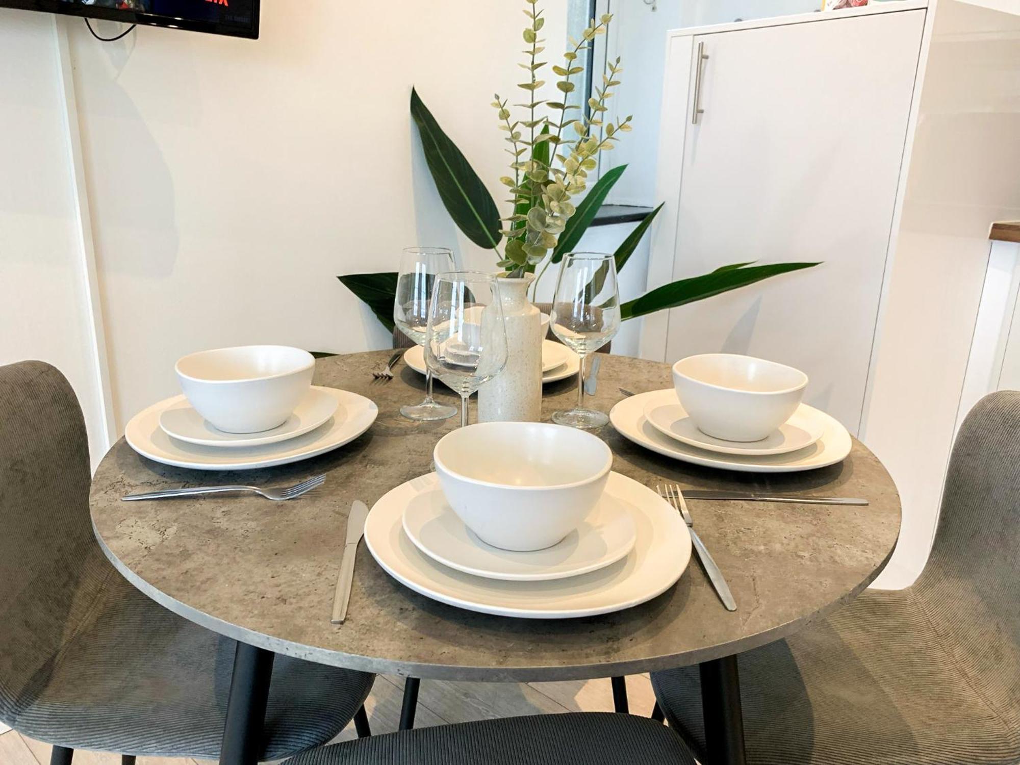 1-Bedroom Apartments In Shoreditch, Old Street, Hoxton Londen Buitenkant foto