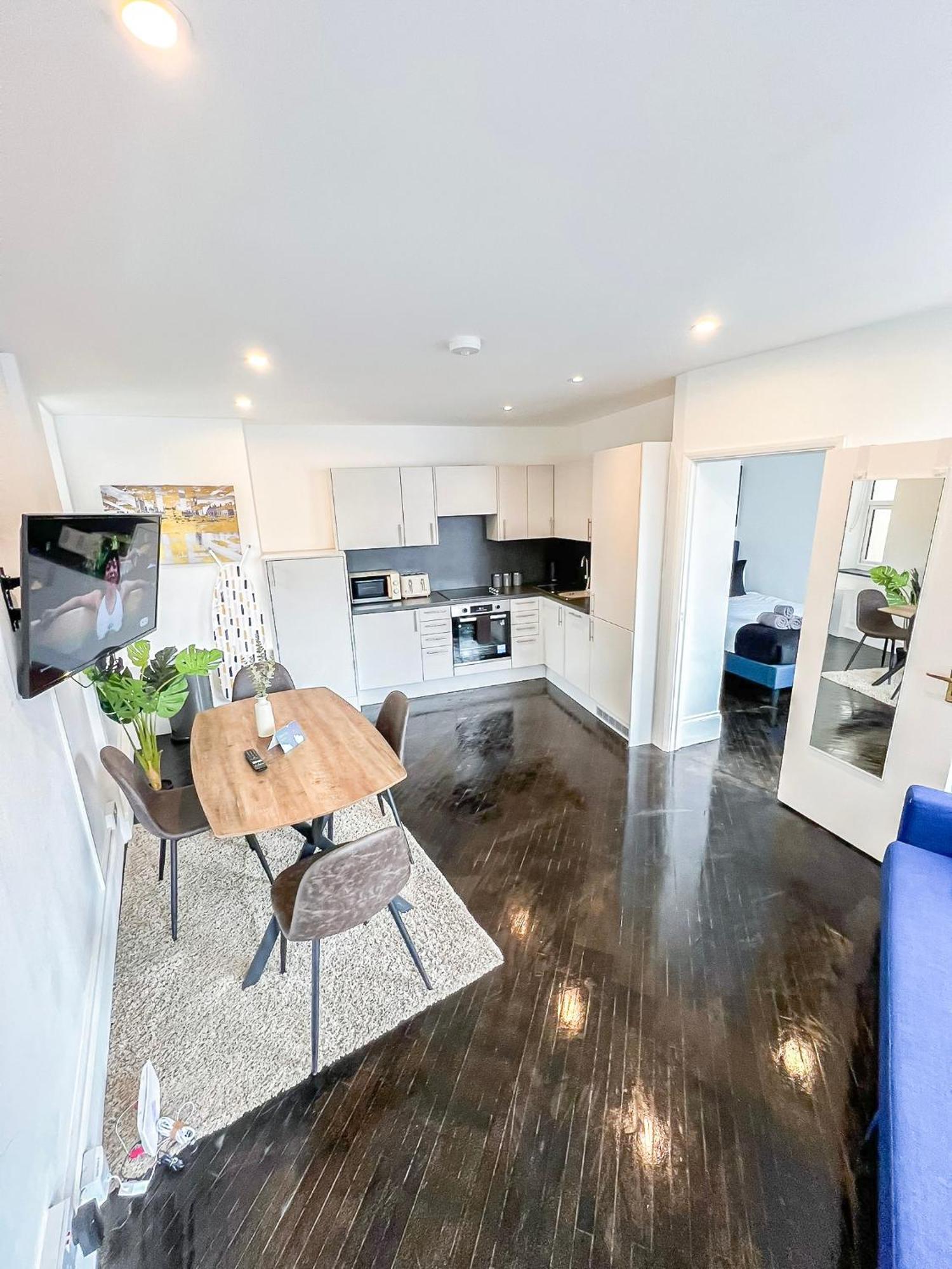 1-Bedroom Apartments In Shoreditch, Old Street, Hoxton Londen Buitenkant foto