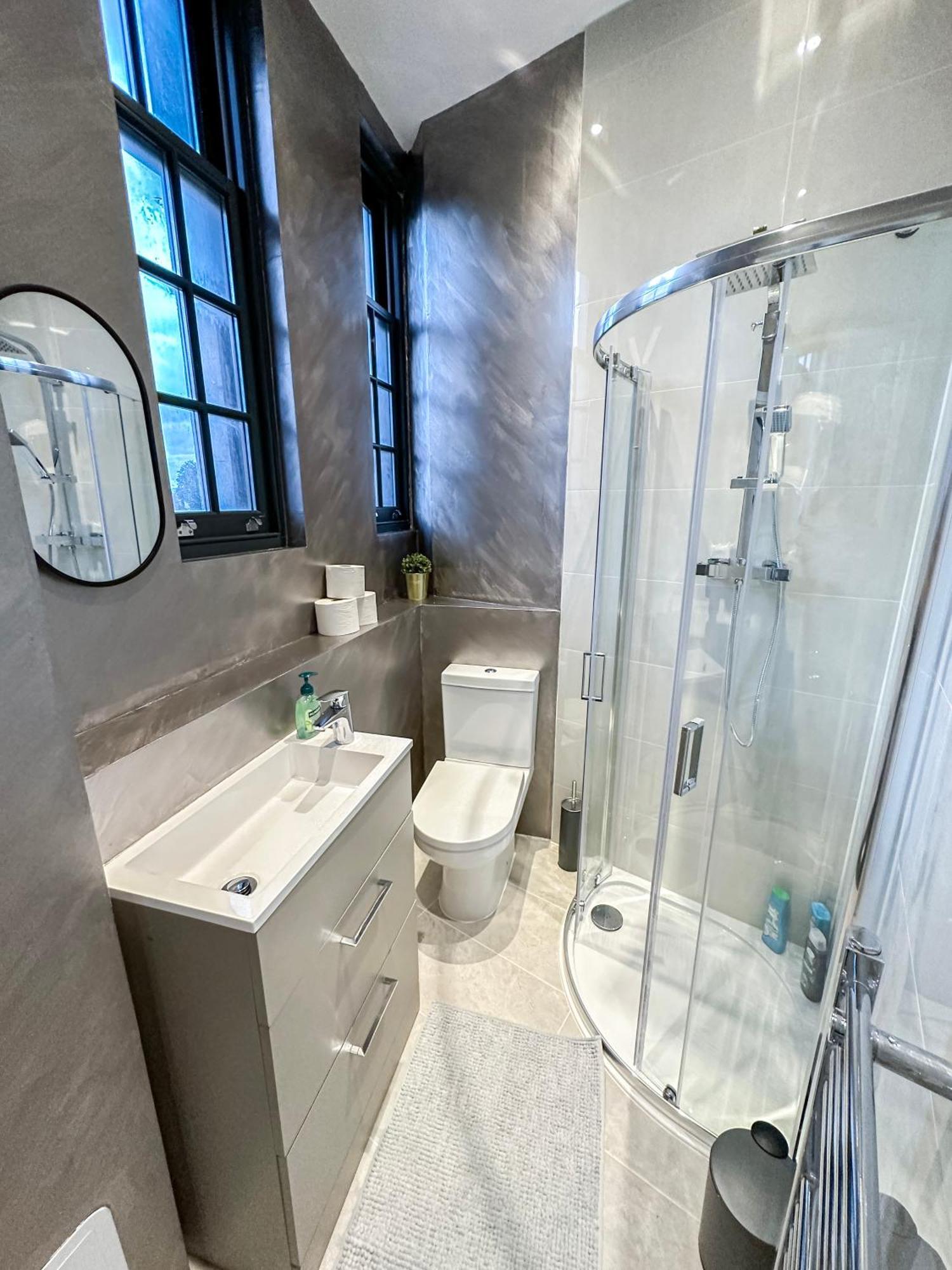 1-Bedroom Apartments In Shoreditch, Old Street, Hoxton Londen Buitenkant foto
